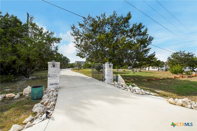 Building Photo - 114 High Point Cir