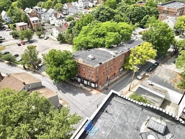 Building Photo - 147 Union St