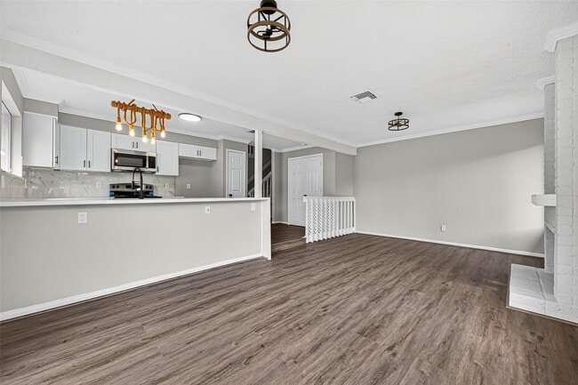 Building Photo - 12623 S Dairy Ashford Rd