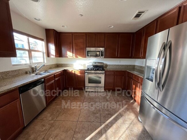 Building Photo - 235 Paseo Gregario