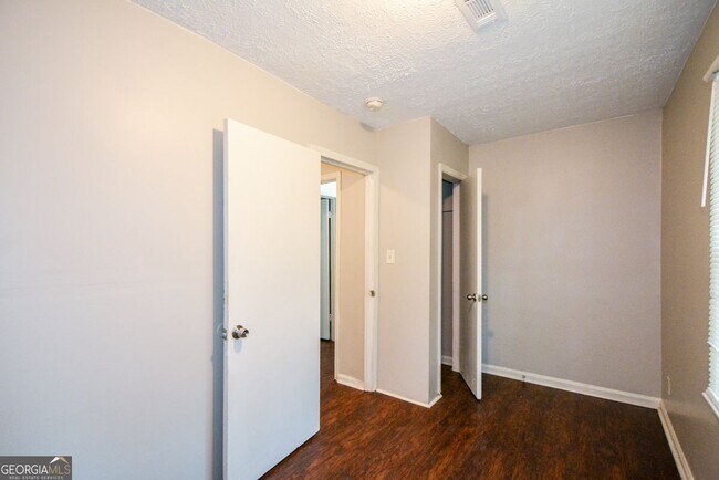 Building Photo - 2259 Nelms Dr SW