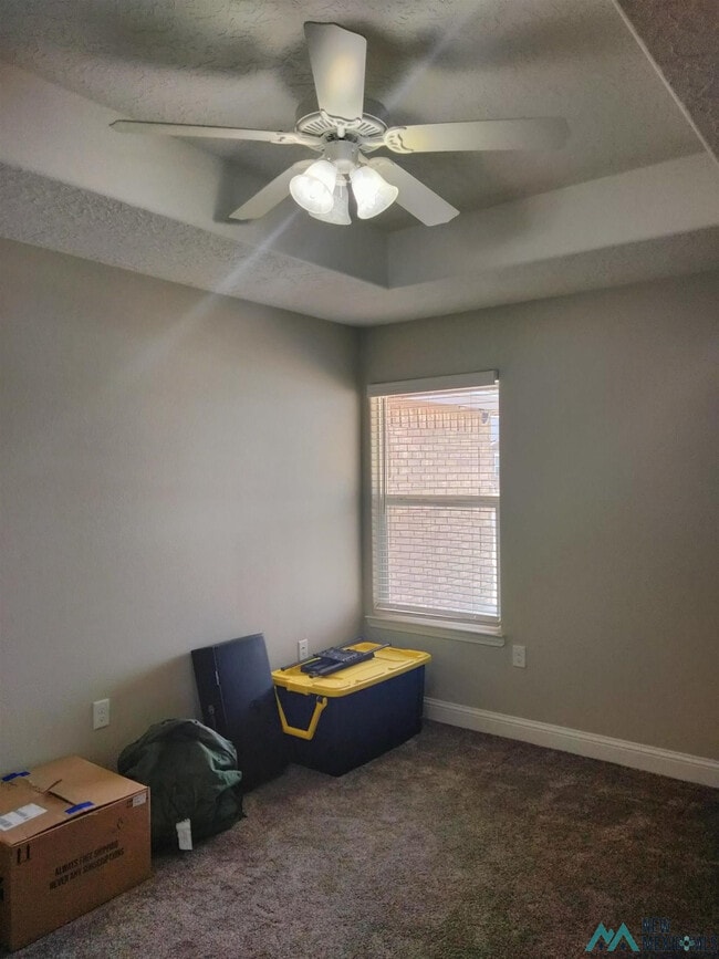 Building Photo - 2115 Roadrunner Dr