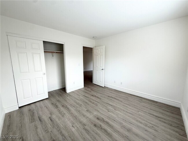 Building Photo - 9748 Waukegan Ave