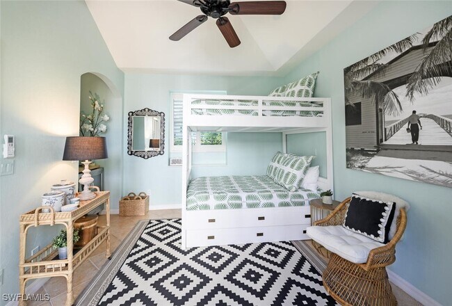 Building Photo - 425 2nd Ave S