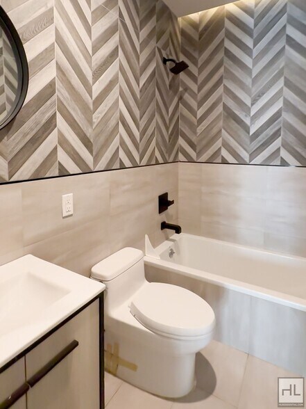 Building Photo - Stunning Two-Bedroom Duplex with Soaring 1...
