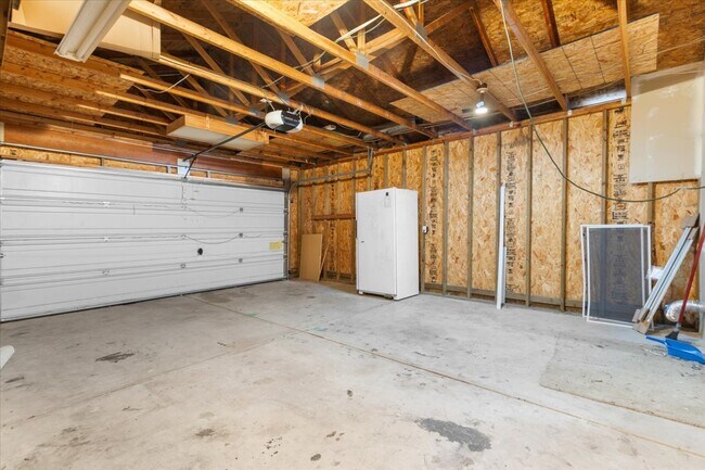 Building Photo - 6648 W Legacy Dr