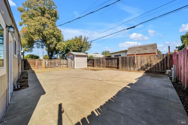 Building Photo - 1012 McKinley St