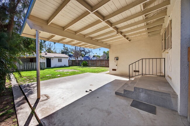 Building Photo - Sunlit Comfort on Kerckhoff – Your Next Happy Home!