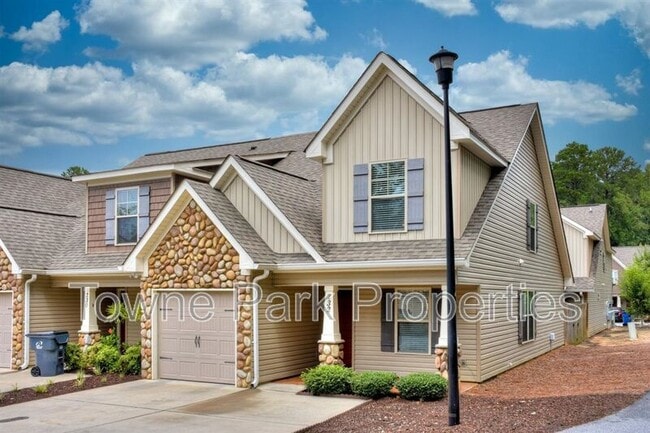 Building Photo - 232 Mossy Bank Dr