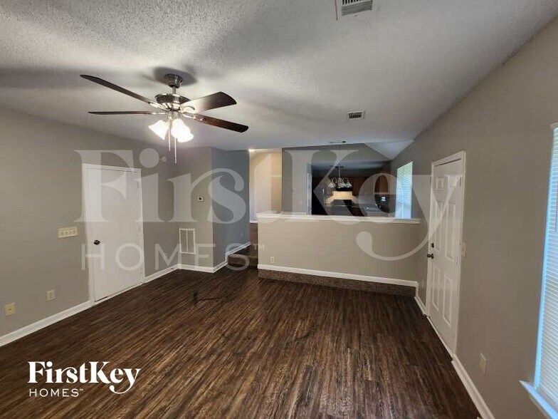 Building Photo - 2882 Ward Lake Way