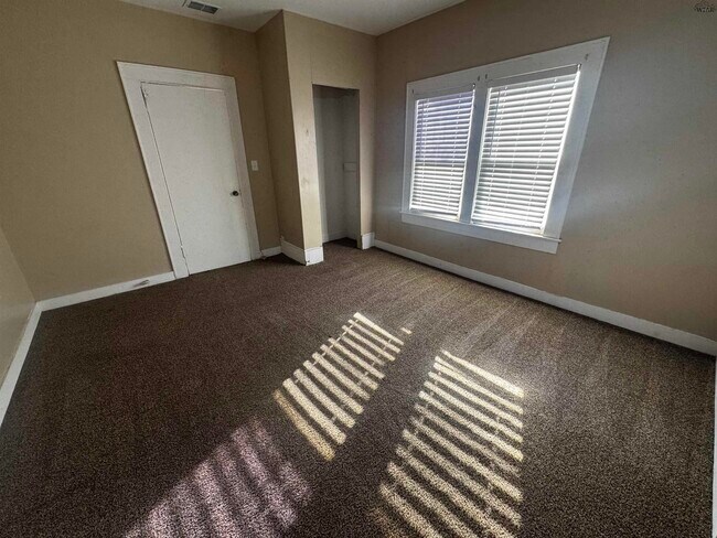 Building Photo - 3006 Ave K