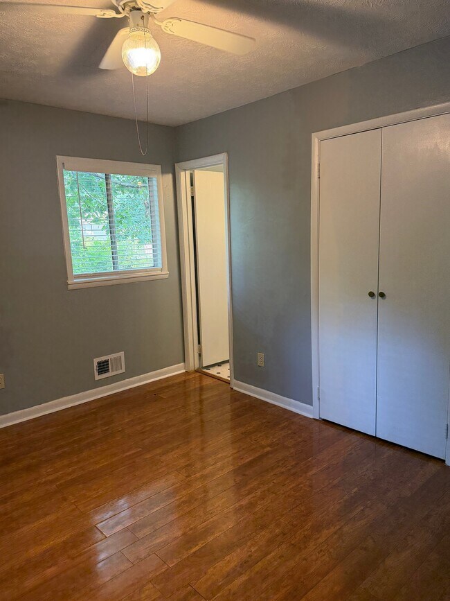 Building Photo - 6529 Sinclair Pl