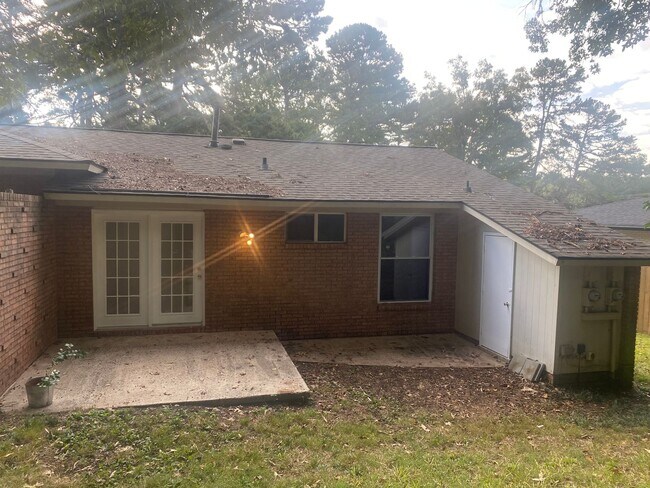 Building Photo - 3113 Erskine Dr