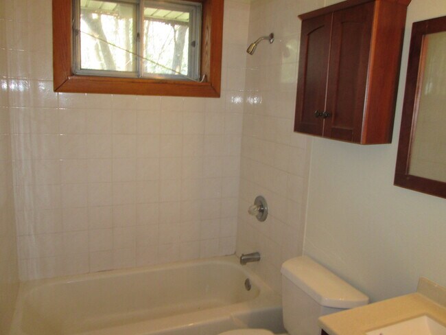 Building Photo - 3914 Longleaf Dr