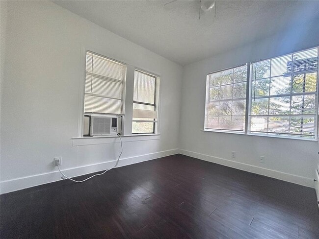 Building Photo - 3312 Oak Springs Dr