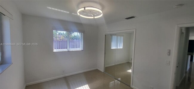 Building Photo - 1016 NE 5th St