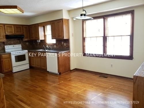 Building Photo - 7717 W 112th-