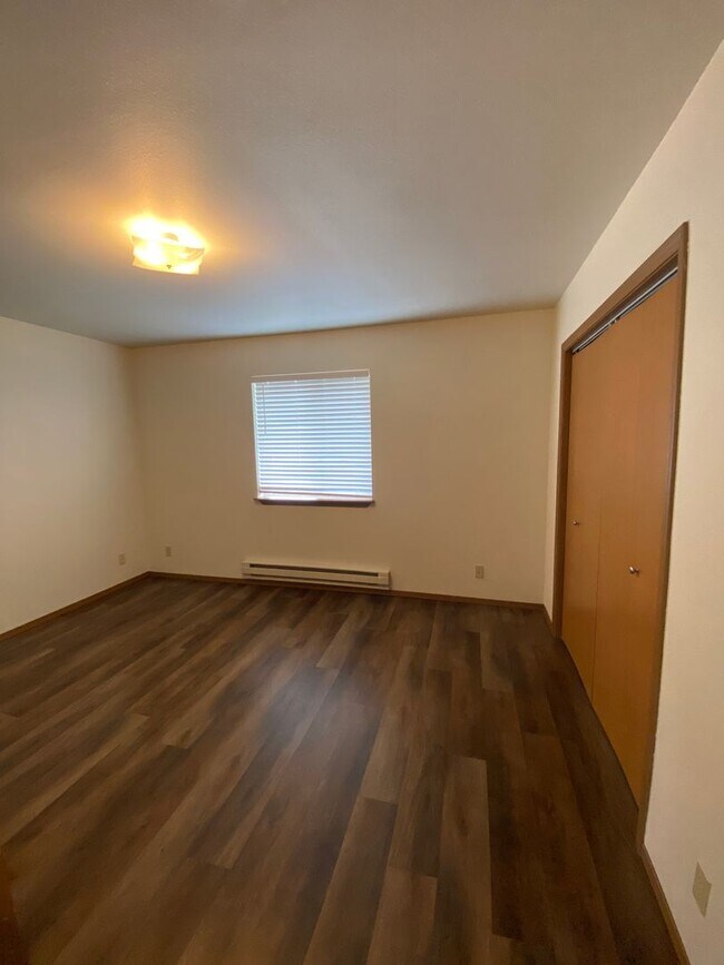 Building Photo - Canfield Court Condo (APP#170)