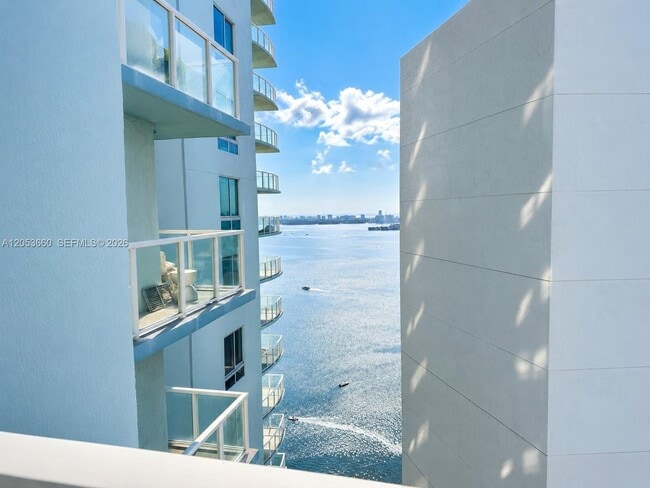 Building Photo - 1900 N Bayshore Dr