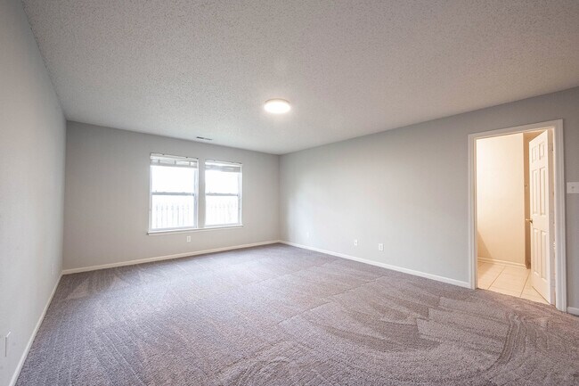 Building Photo - 10290 Tournon Dr
