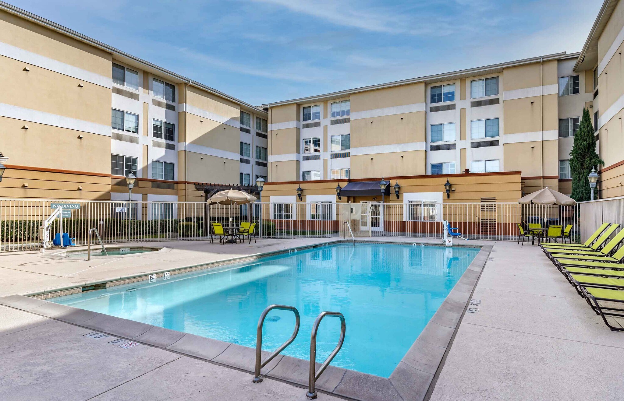 Building Photo - Furnished Studio-San Jose - Airport