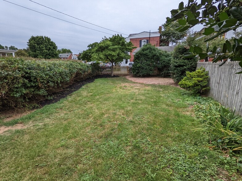 Fenced back yard - 925 North Market Street