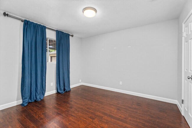 Building Photo - 602 Aldersgate Ct