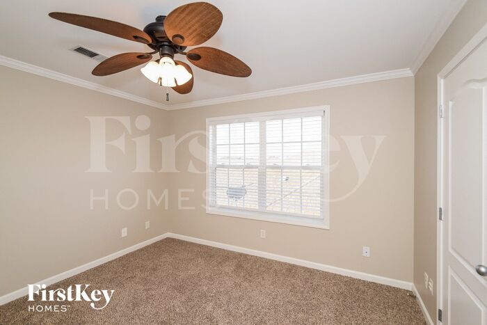 Building Photo - 158 Village Dr