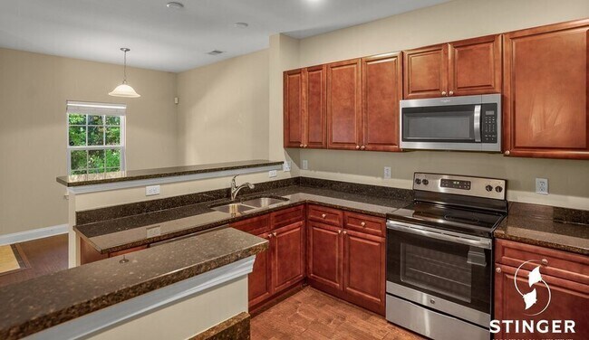 Building Photo - 381 Dante Cir