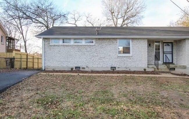 Building Photo - COMING SOON! Nashville! View the river fro...