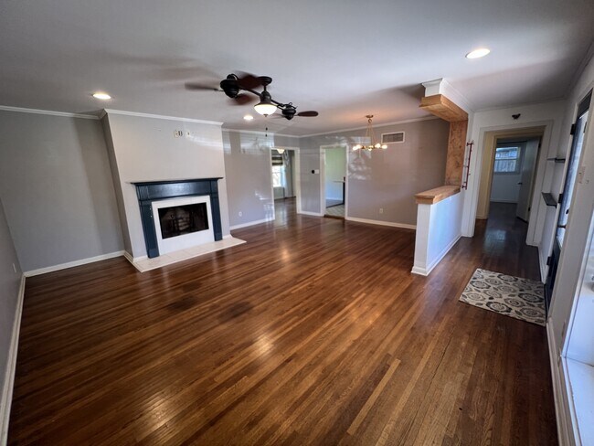 Building Photo - 129 Fernhill Ave