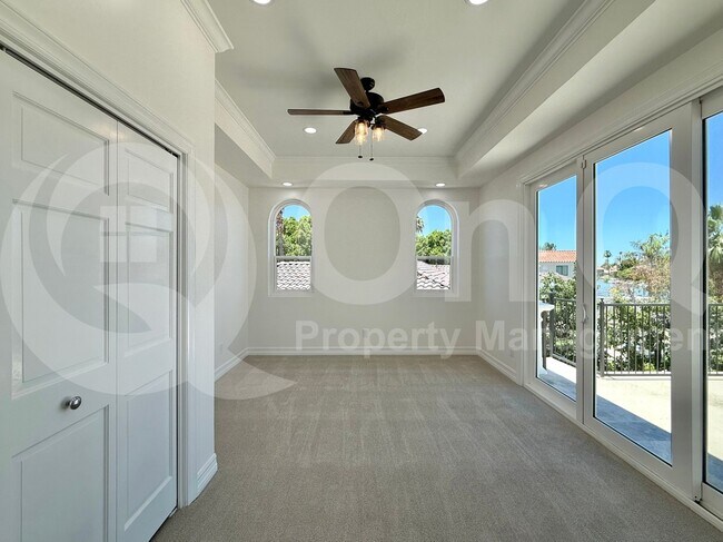 Building Photo - 1523 E Treasure Cove Dr