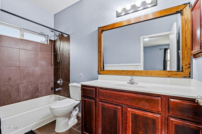 Building Photo - 4917 Ruben Soto