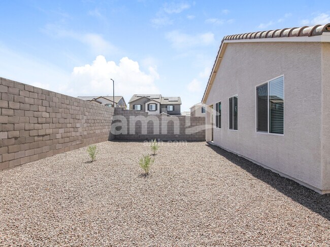 Building Photo - 20177 W Thomas Rd