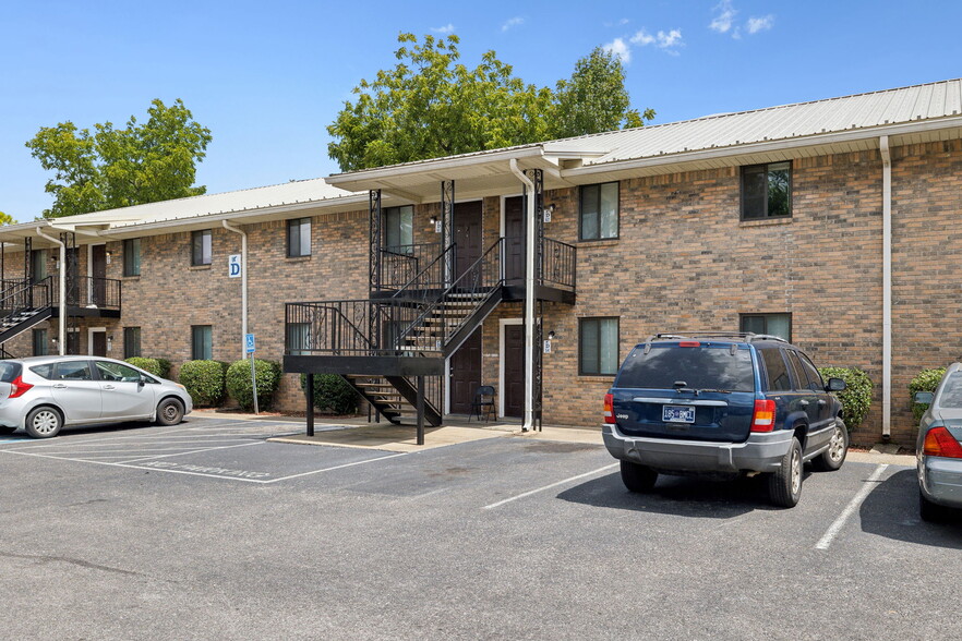 Primary Photo - University Lofts