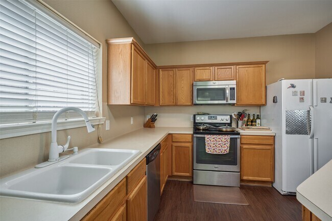 Building Photo - 6214 Channelbrook Ln