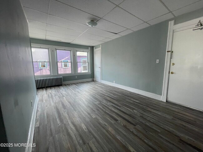 Building Photo - 314 8th Ave