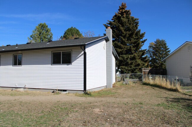 Building Photo - 575 Crimson Dr