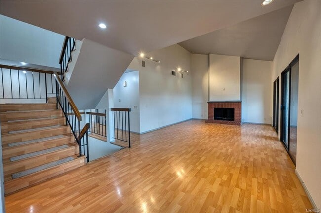 Building Photo - 3018 Oakwood Ln