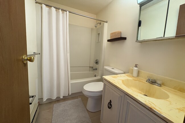 Building Photo - Highlands Townhomes