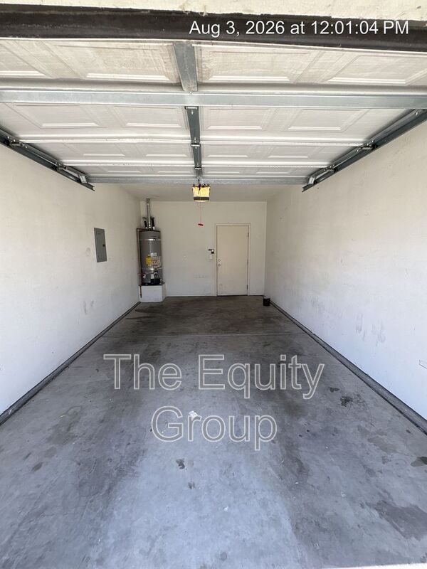 Building Photo - 1319 S Crowe St