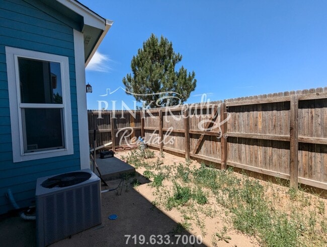 Building Photo - 2653 Shannara Grove