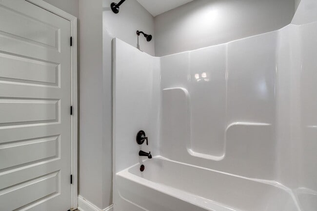 Building Photo - Beautiful New 3 Bed 2 Bath Home in Greenfield Station!