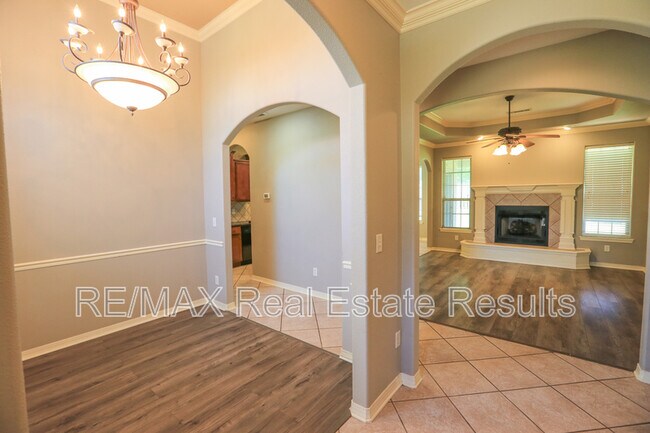 Building Photo - 3104 SW Tunica Ave