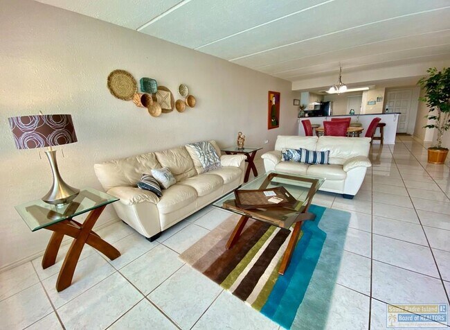 Building Photo - 404 Padre Blvd