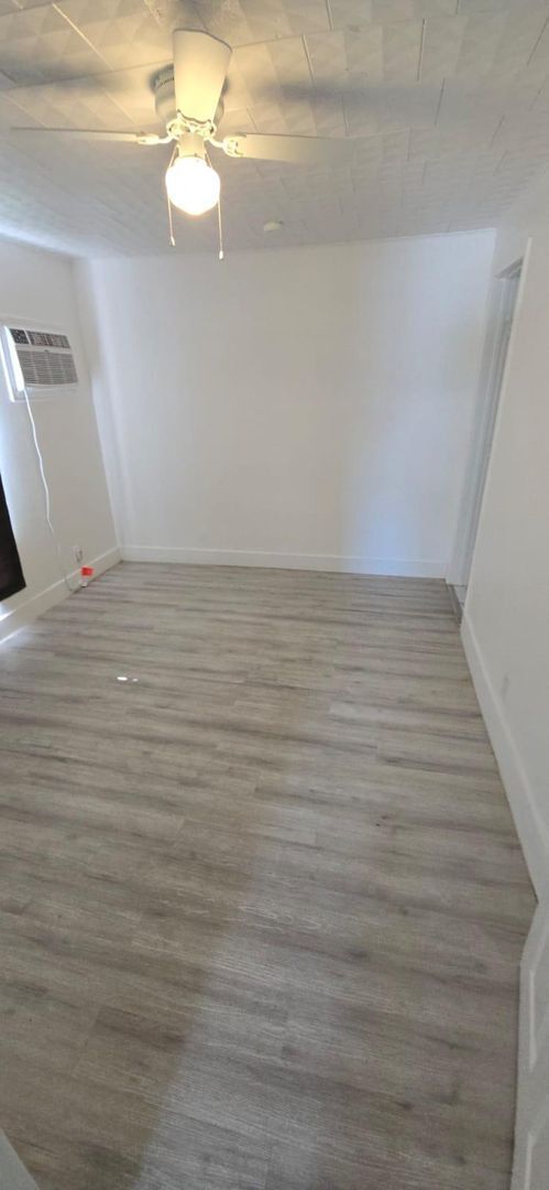 Building Photo - Charming Studio Unit for Lease – Cozy Livi...
