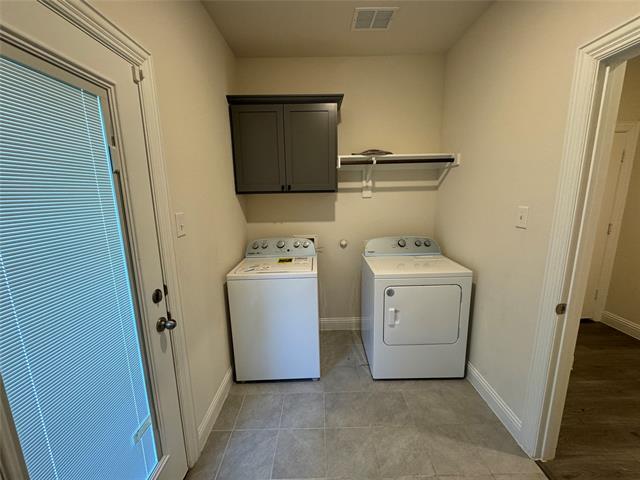 Building Photo - 1601 Blakely Pl