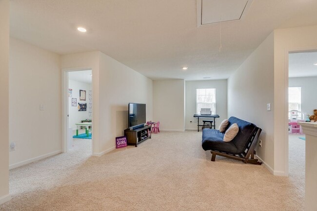 Building Photo - 4 bed/2.5 bath in Kingsport, TN