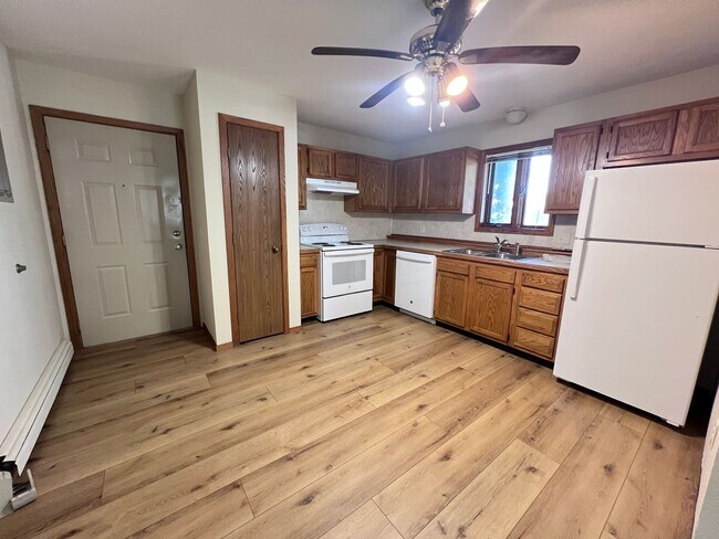 Building Photo - One Bedroom Apartment in Byron Center!