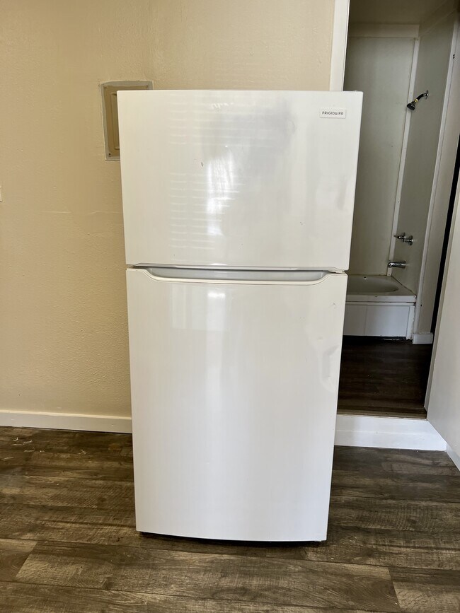Building Photo - 1551 E Haskell St